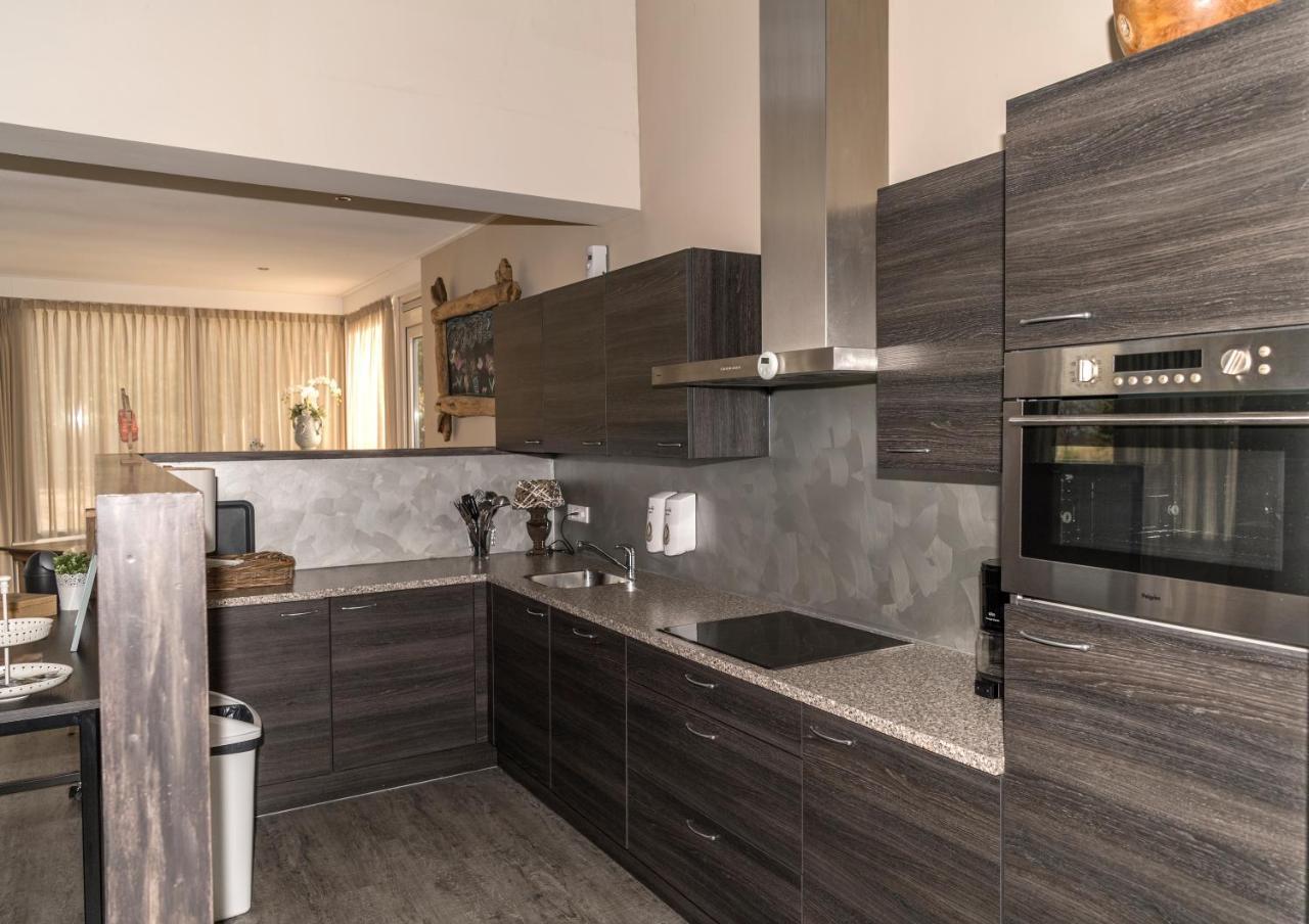 Bed & Breakfast De Oale School Lattrop Bagian luar foto